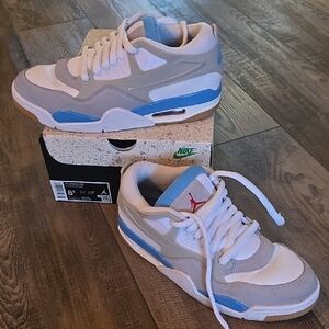 Nike Air Jordan Low in White and Blue